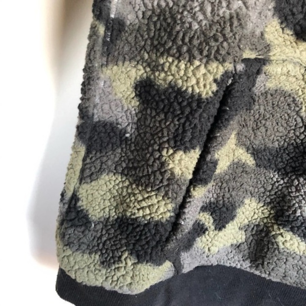 green camouflage faux sherpa‎ fuzzy quarter zip hooded long sleeve sweater - Picture 4 of 6